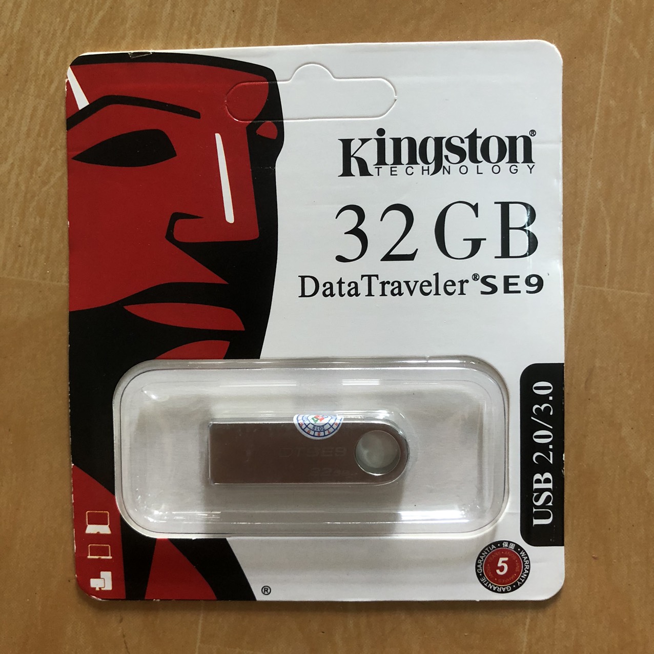 Sale sập sàn!! Usb Kingston chống nước, tốc độ chép mượt, vỏ kim loại nhỏ gọn, tiện lợi