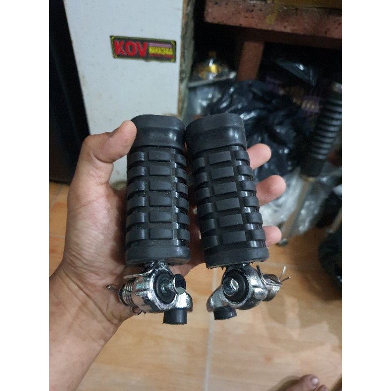 Cặp gác chân trước Rebel 250