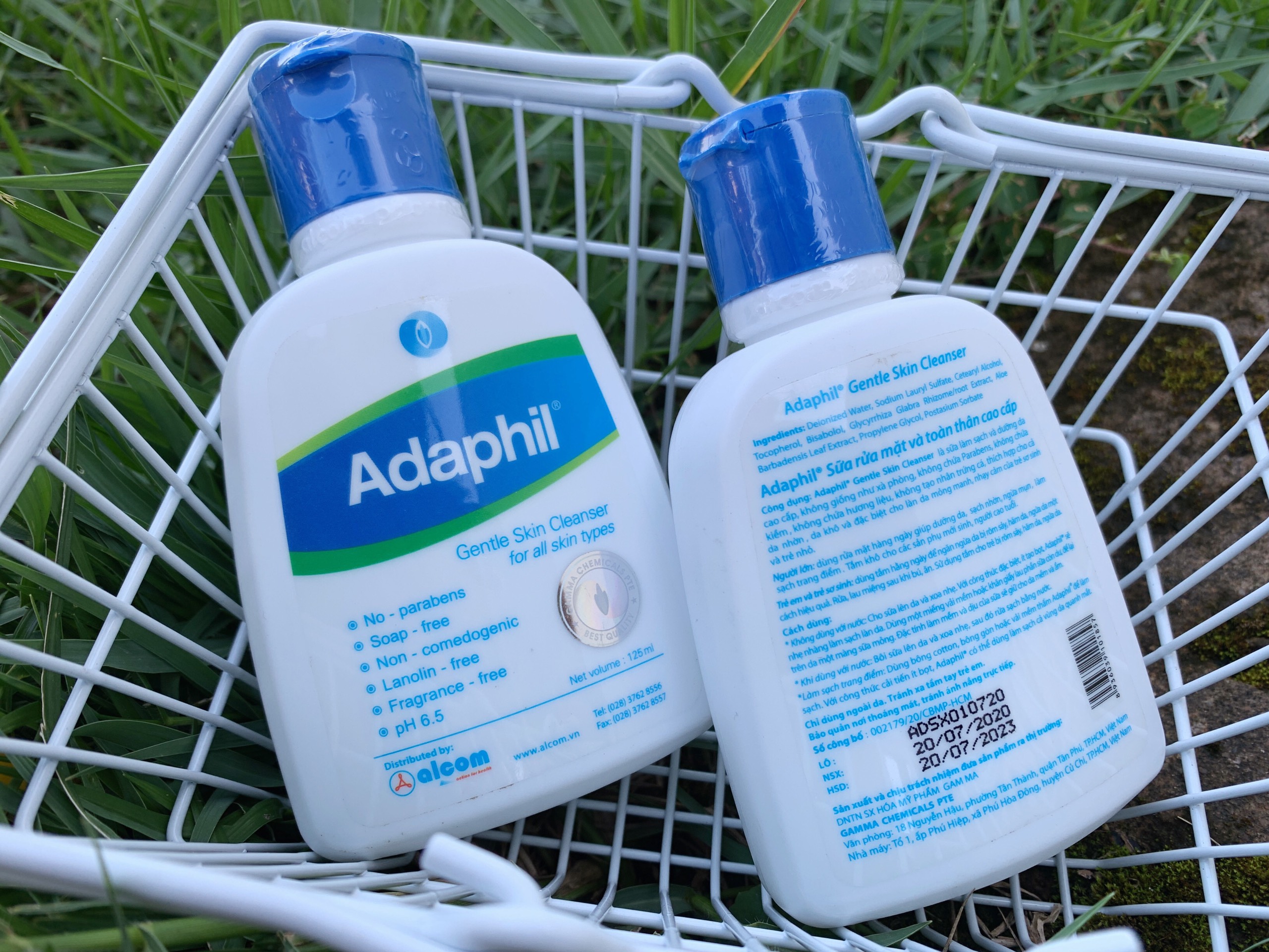 Sữa rửa mặt Adaphil giữ ẩm da, tẩy tế bào chết, loại bỏ vi khuẩn