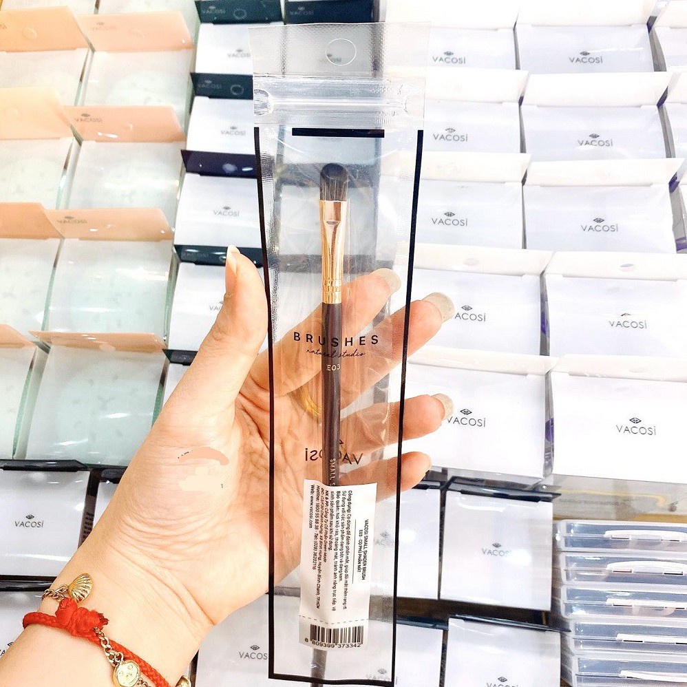 Cọ tán phấn mắt Vacosi collection Pro-makeup E-03 Shader