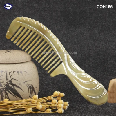 Lược sừng xuất Nhật - COH166 (Size: L - 19cm) Răng thưa cho tất cả các loại tóc - Horn Comb of HAHANCO - Chăm sóc tóc