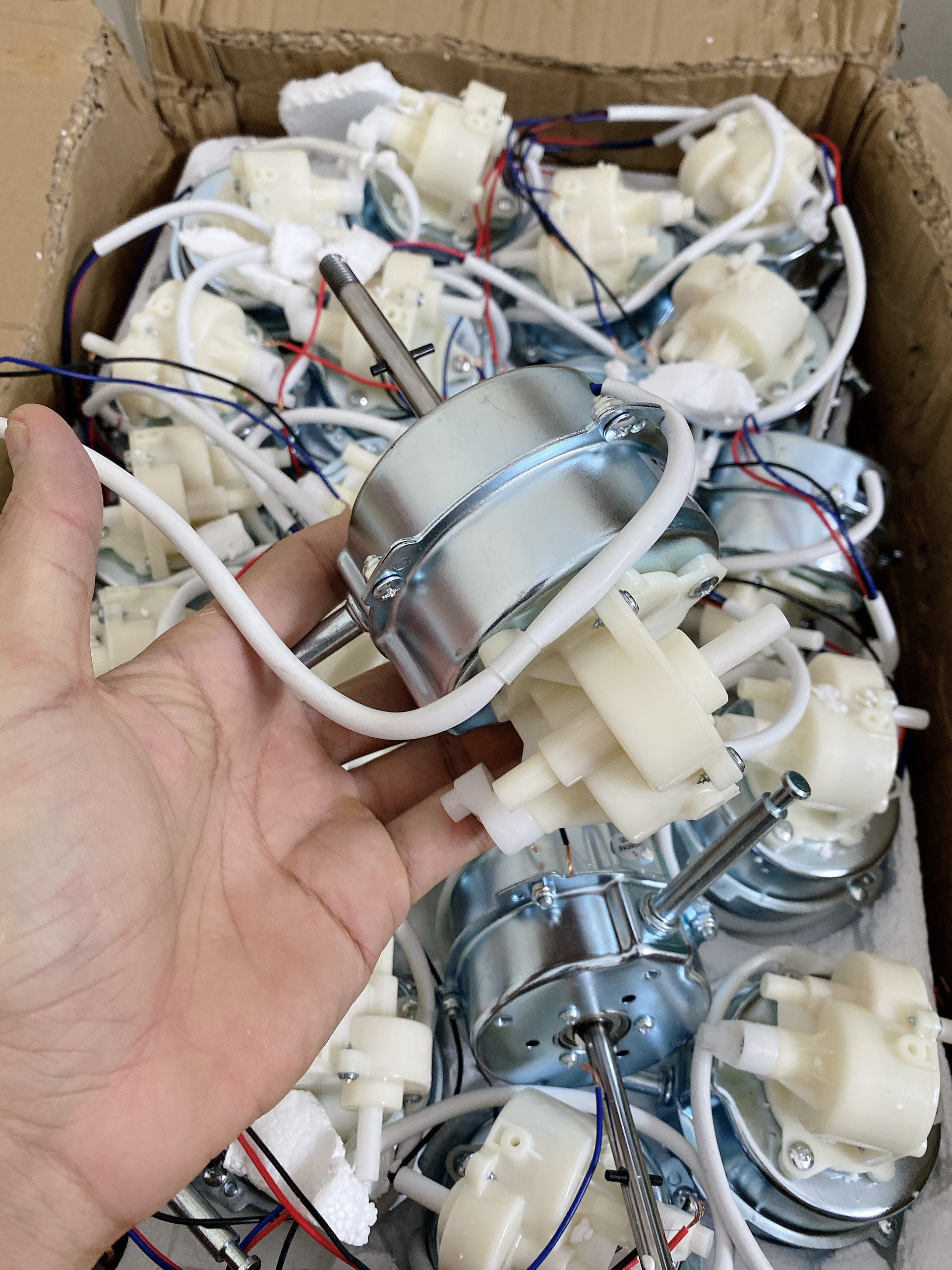 Đầu quạt điện 12v motor không chổi than
