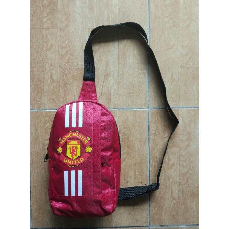 Túi đeo chéo Manchester United đỏ