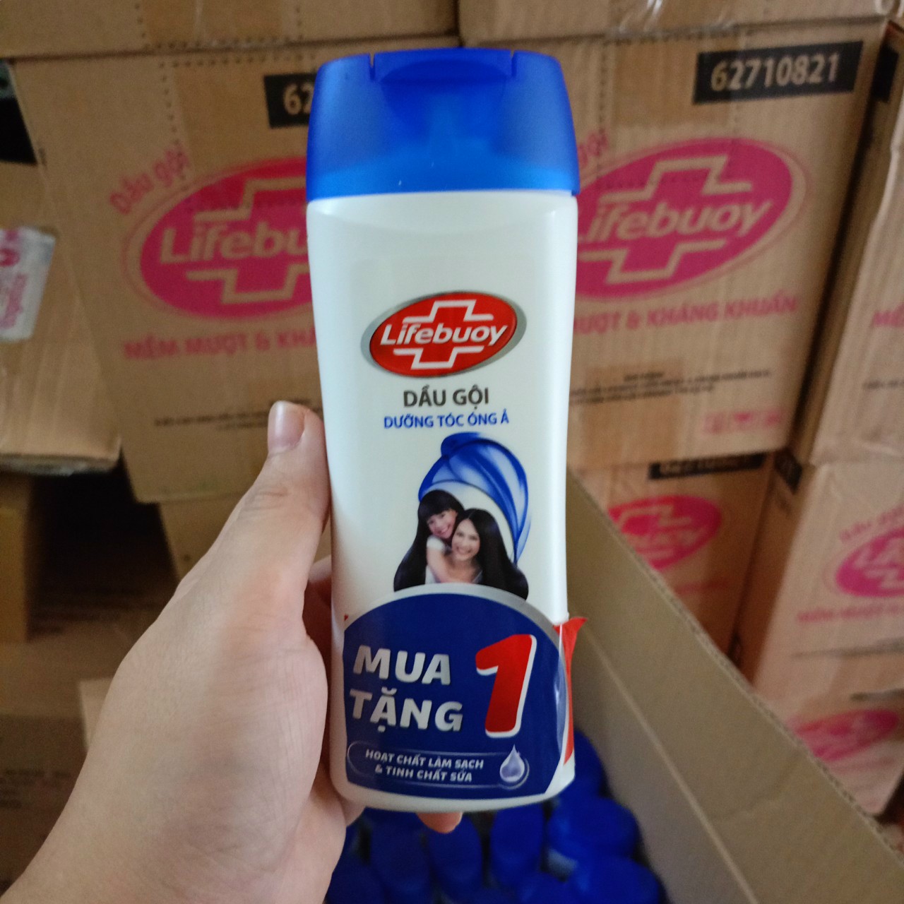 (140g hàng khuyến mãi) Dầu gội Lifebuoy Dưỡng tóc óng ả 140gr