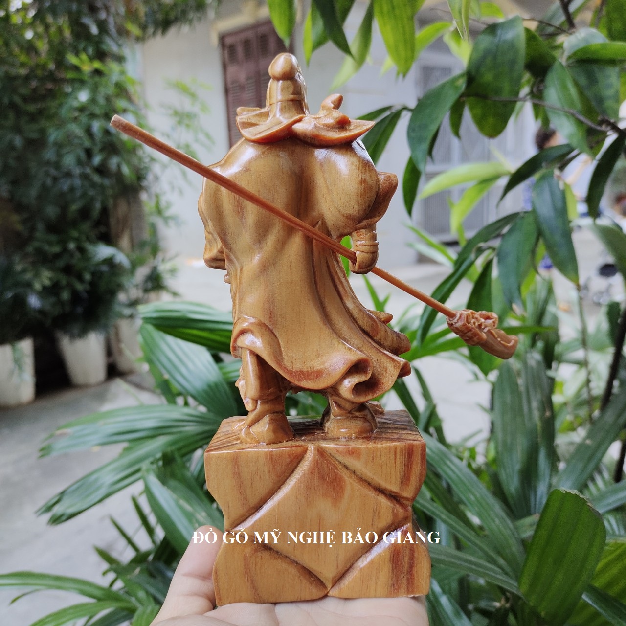 Tượng quan công gỗ huyết long đế rồng (mẫu mới)