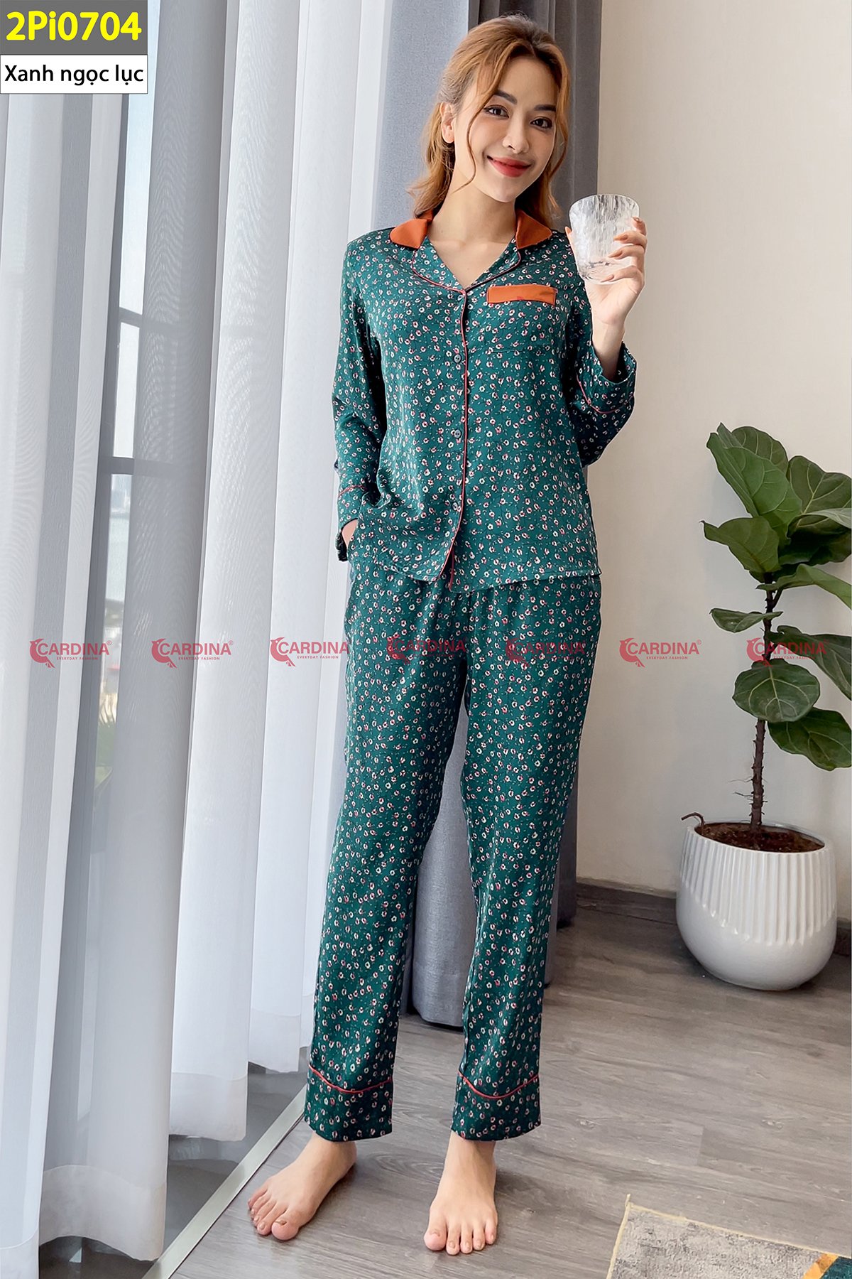 mã 2PI07 - Bộ pijama lụa dài tay phối cổ Cardina
