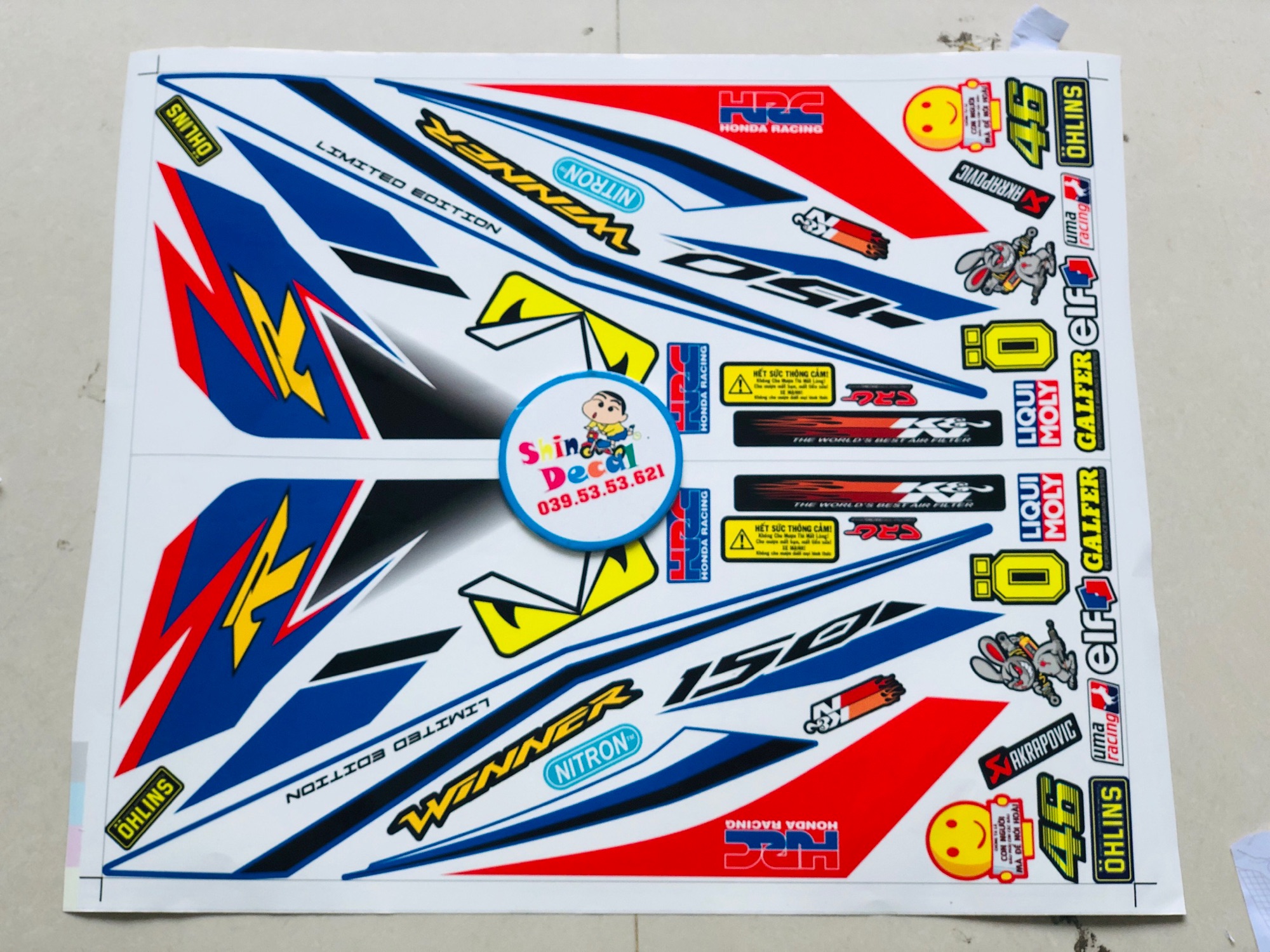 Tem rời winner chữ R trắng xanh