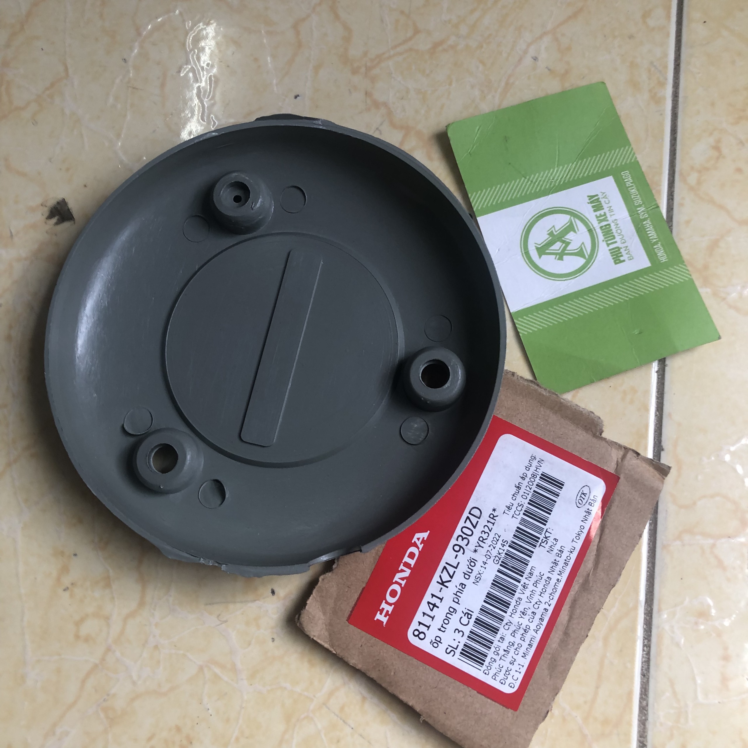 Nắp Chụp Lốc Nồi Xe Dream/Wave/Future màu bạc ( không chữ Honda )
