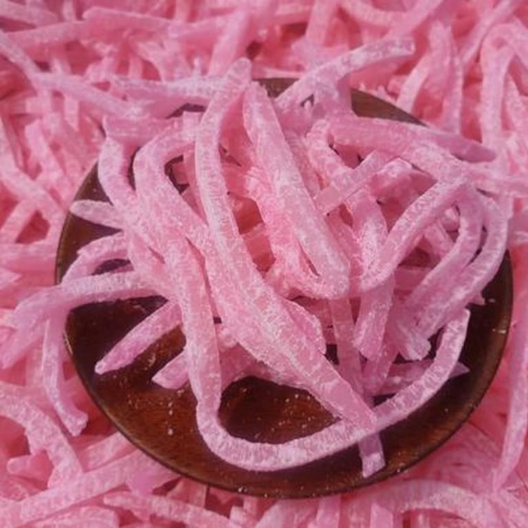 Mứt Dừa Non Sợi Vị Dâu - Siêu Ngon 250G