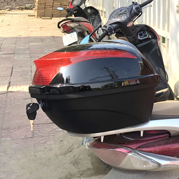 Thùng đựng đồ gắn đuôi xe máy TD28L