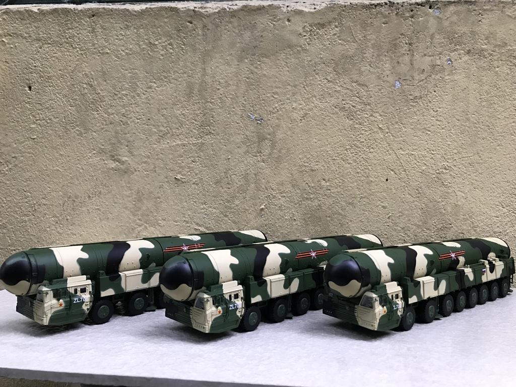 [HCM]Mô hình xe xe quân sự  Topol-M  1:64