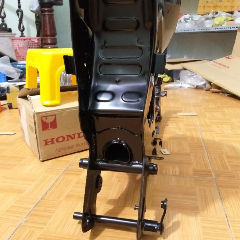Khung sườn xe máy DREAM trung quốc -8%