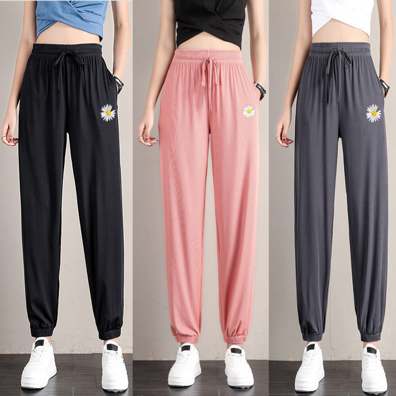 Quần Jogger nữ thun tăm thêu hoa cúc