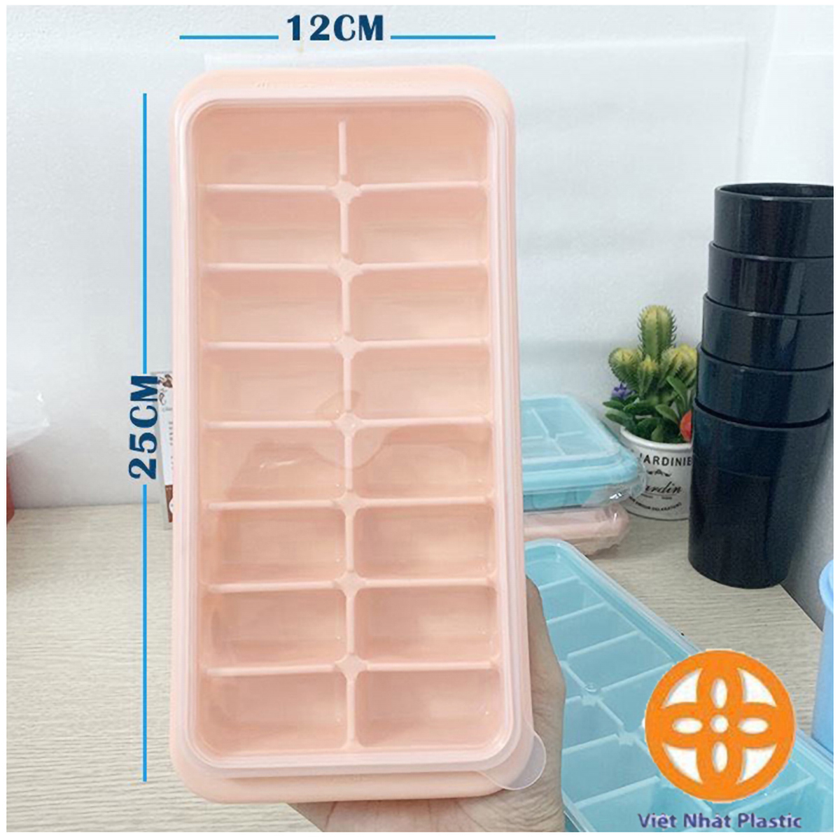 Khay làm đá 16 viên có nắp đậy kín