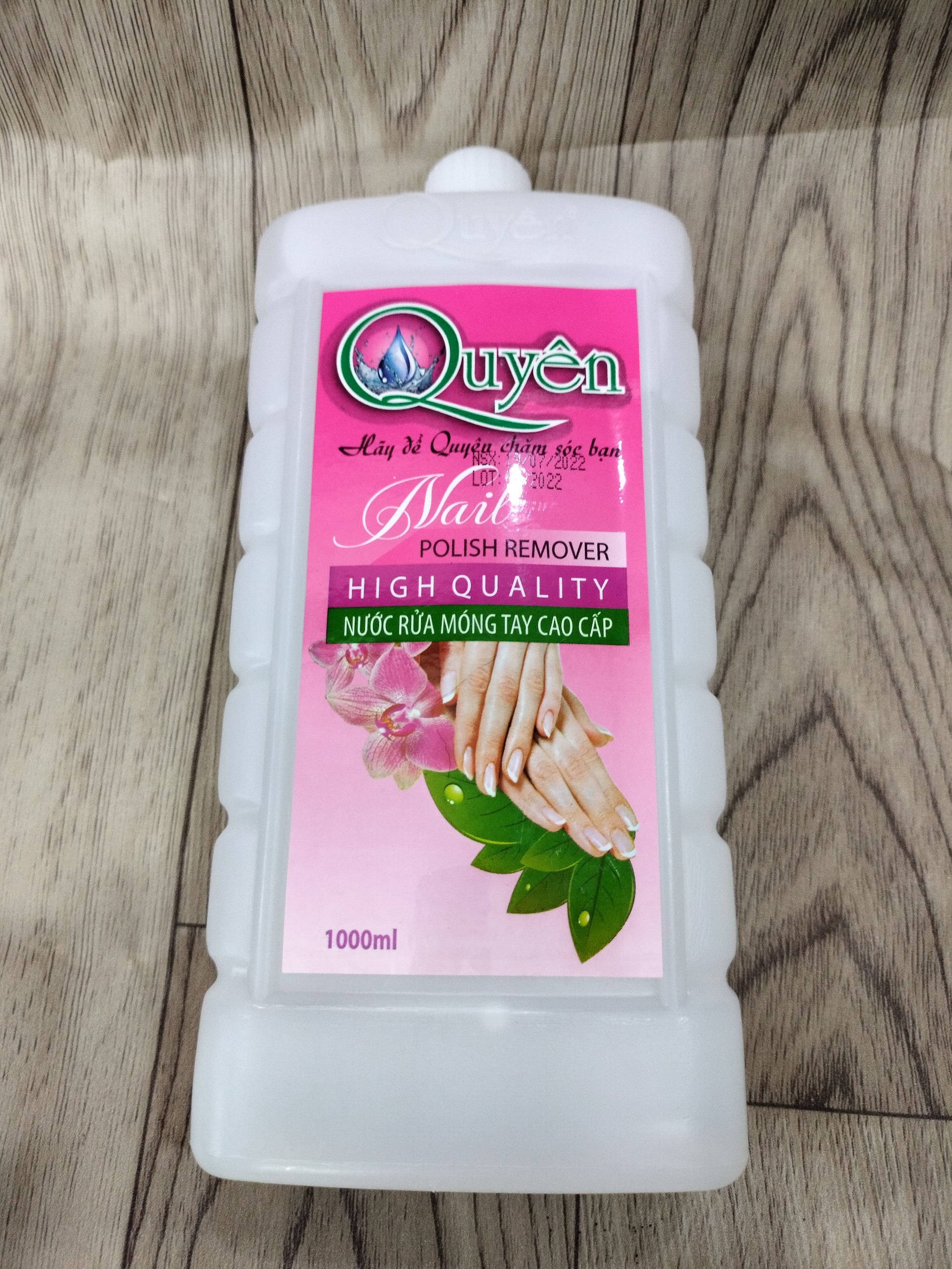Nước rửa móng Quyên B