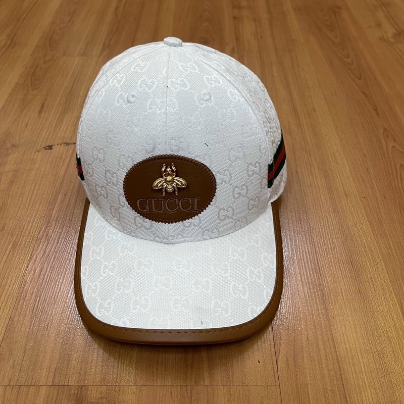 nón kết gucci thêu logo hình bướm
