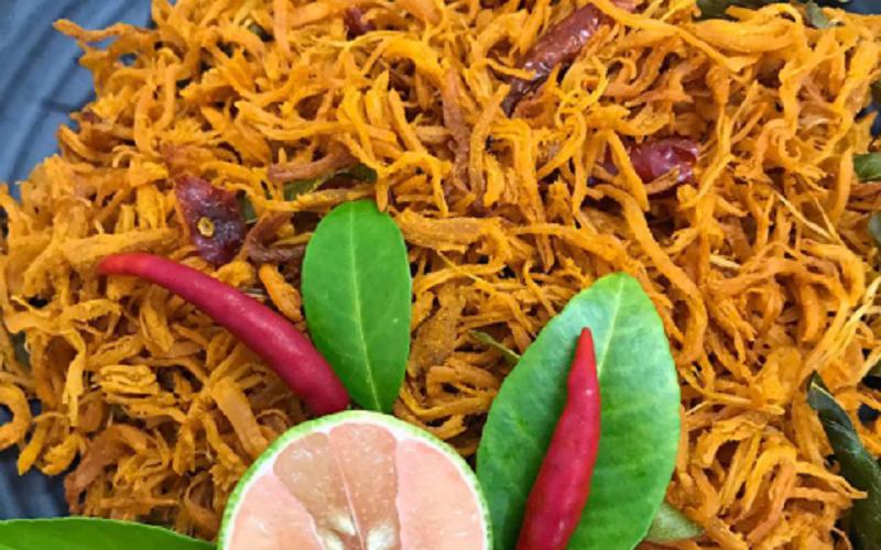 1KG KHÔ GÀ XÉ CAY LÁ CHANH LOẠI NGON