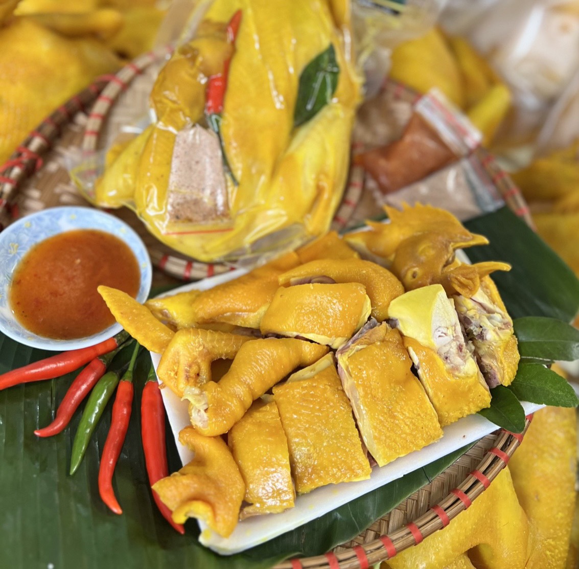 Gà ủ muối hoa tiêu thơm ngon, chắc thịt