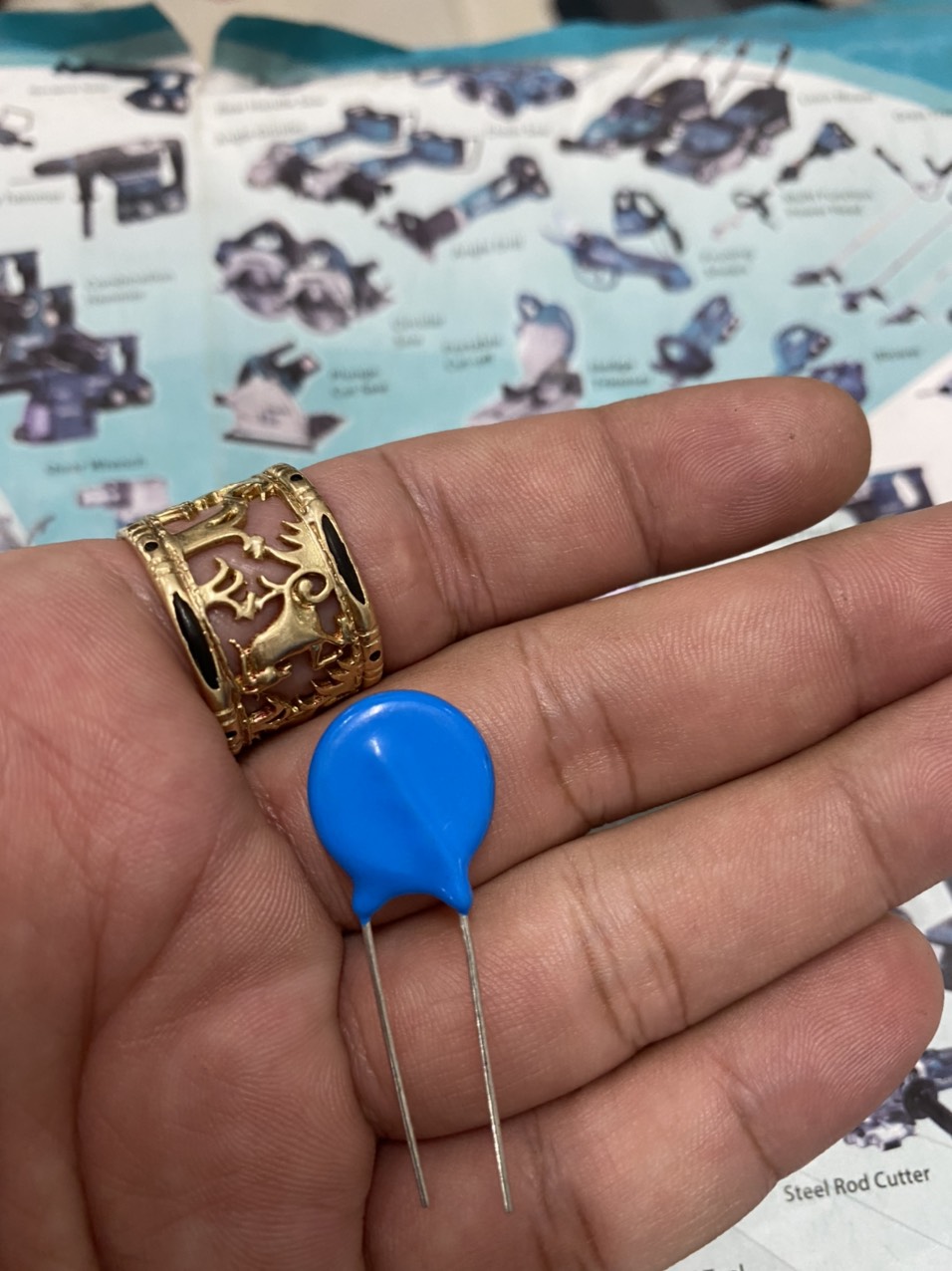 ( 5 cái )  Tụ chống sét varistor 14d471k 470V.