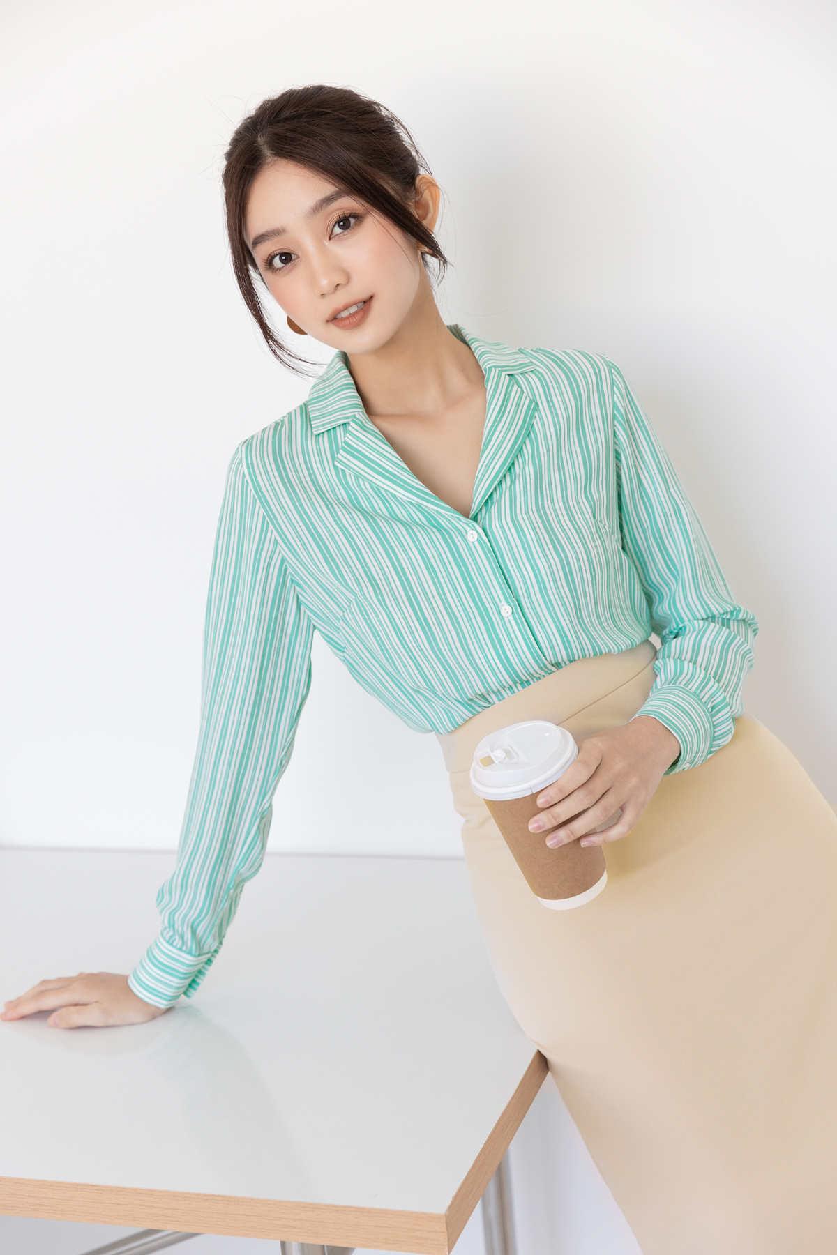 Áo Sơ Mi Nữ Cổ Vest GILLEE Tay Dài Lụa Sọc Thanh Lịch