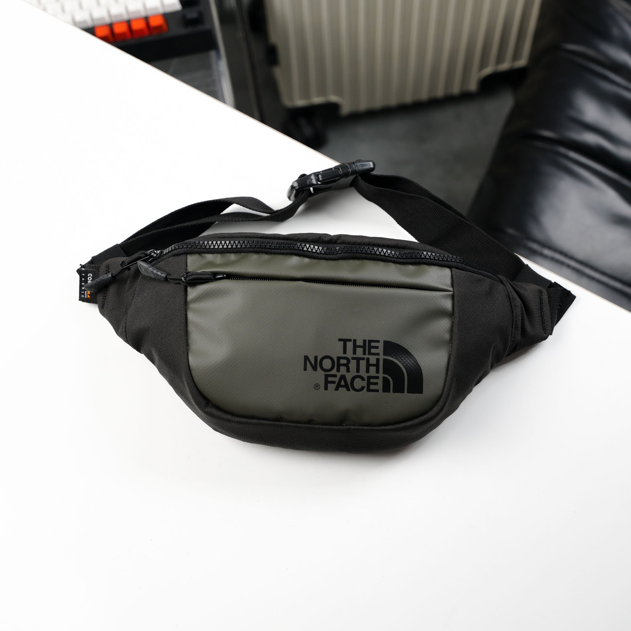 Túi đeo chéo THE NORTH FACE chất liệu Polyester cao cấp