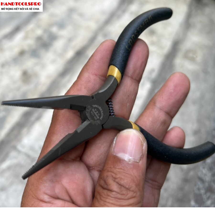 [Mã LIFE30K giảm 15% đơn 150K] Kìm nhọn đen 4-1/2 inch Crossman 95-104
