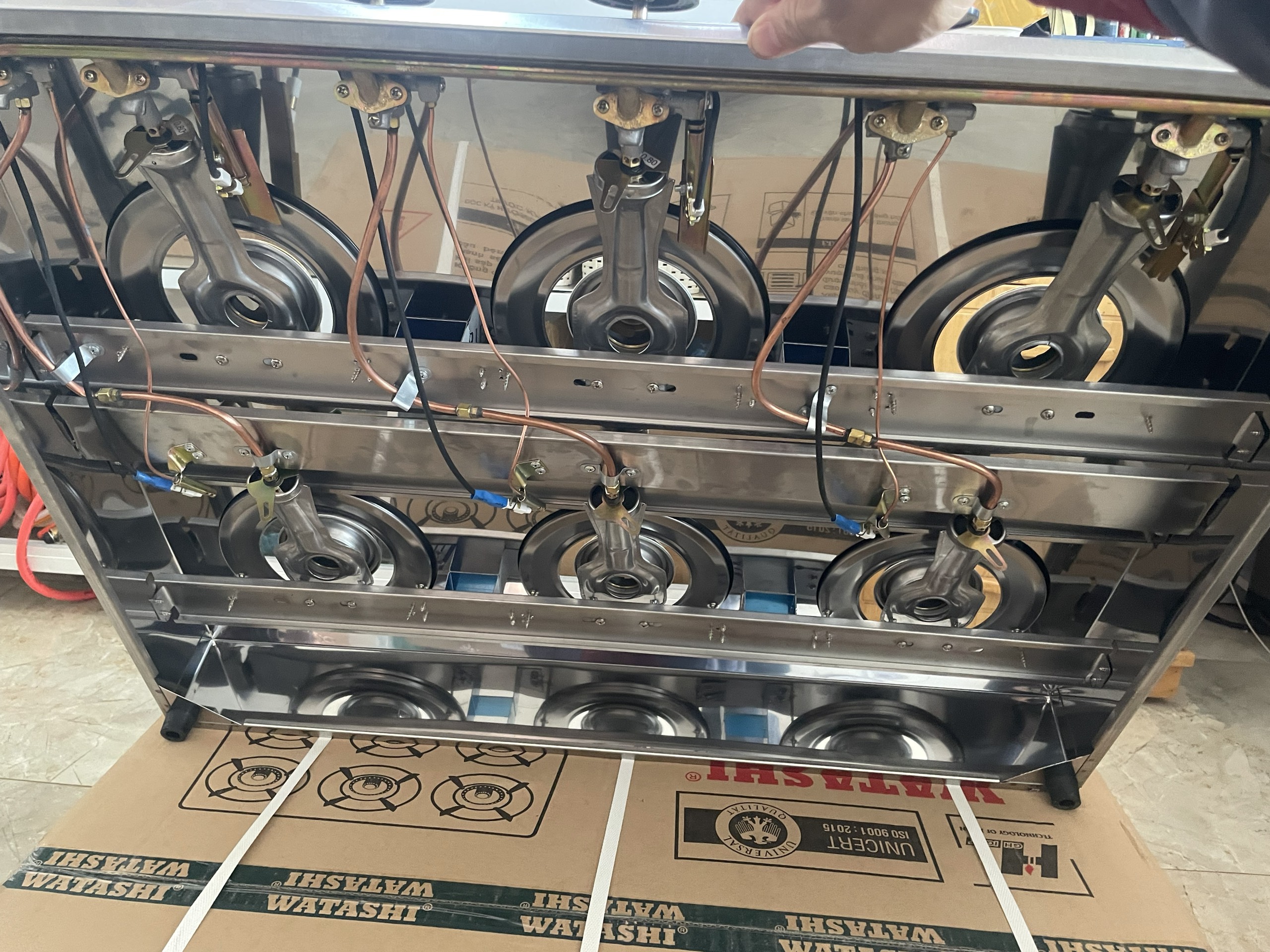 BẾP GAS 6 HỌNG CAO CẤP ( ĐẦU ĐỐT ĐỒNG ) WHATASHI