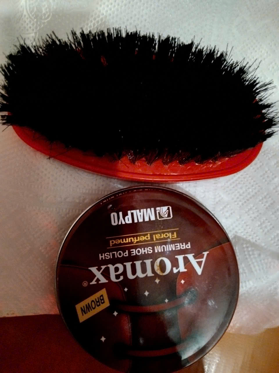 Hộp Xi Đánh Giày Kiwi + Bàn Chải ( Xi Nâu )