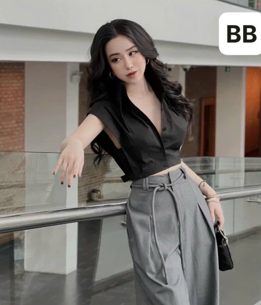 Áo sơ mi voan mềm siêu xinh xắn.