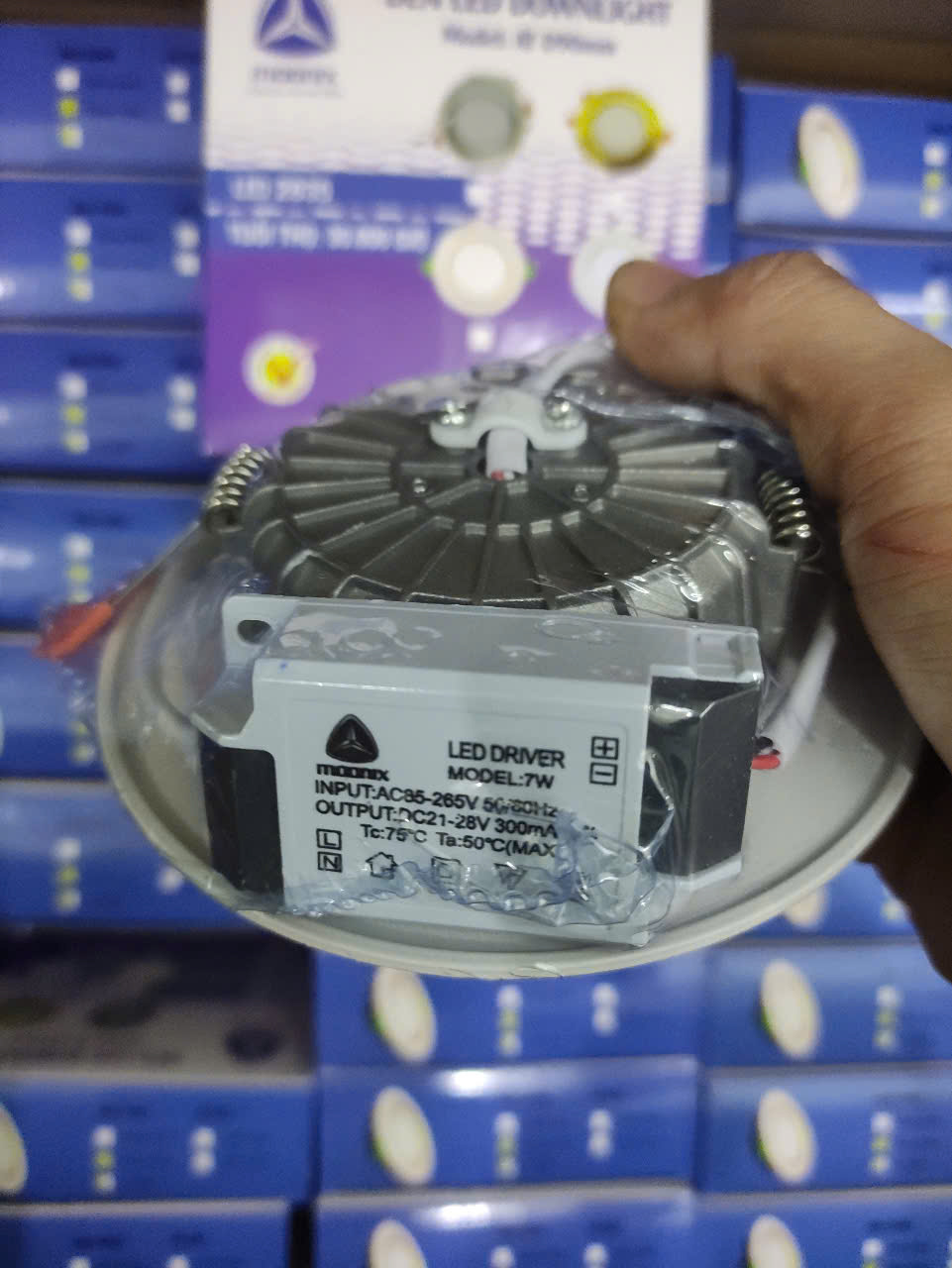 Bóng đèn LED 7w 3 chế độ phi 90mm loại đủ công suất