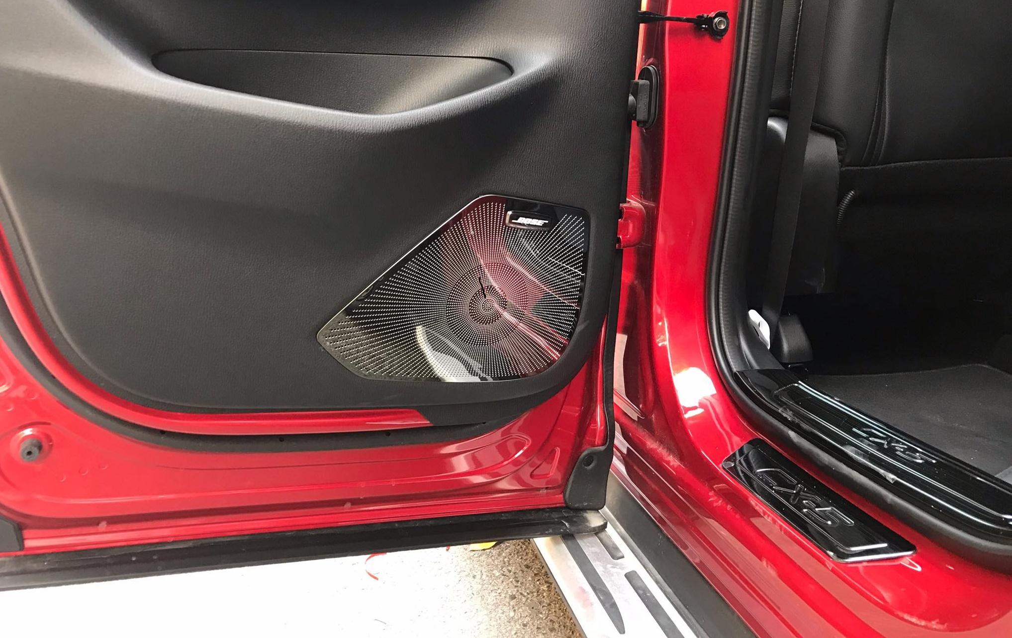 Ốp màng loa titan xe mazda CX5