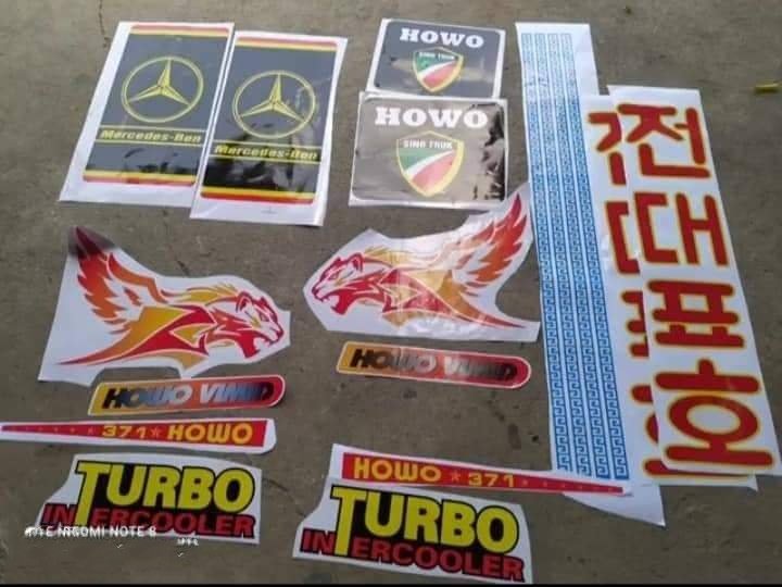 Bộ tem cửa dán trang trí xe tải ben howo