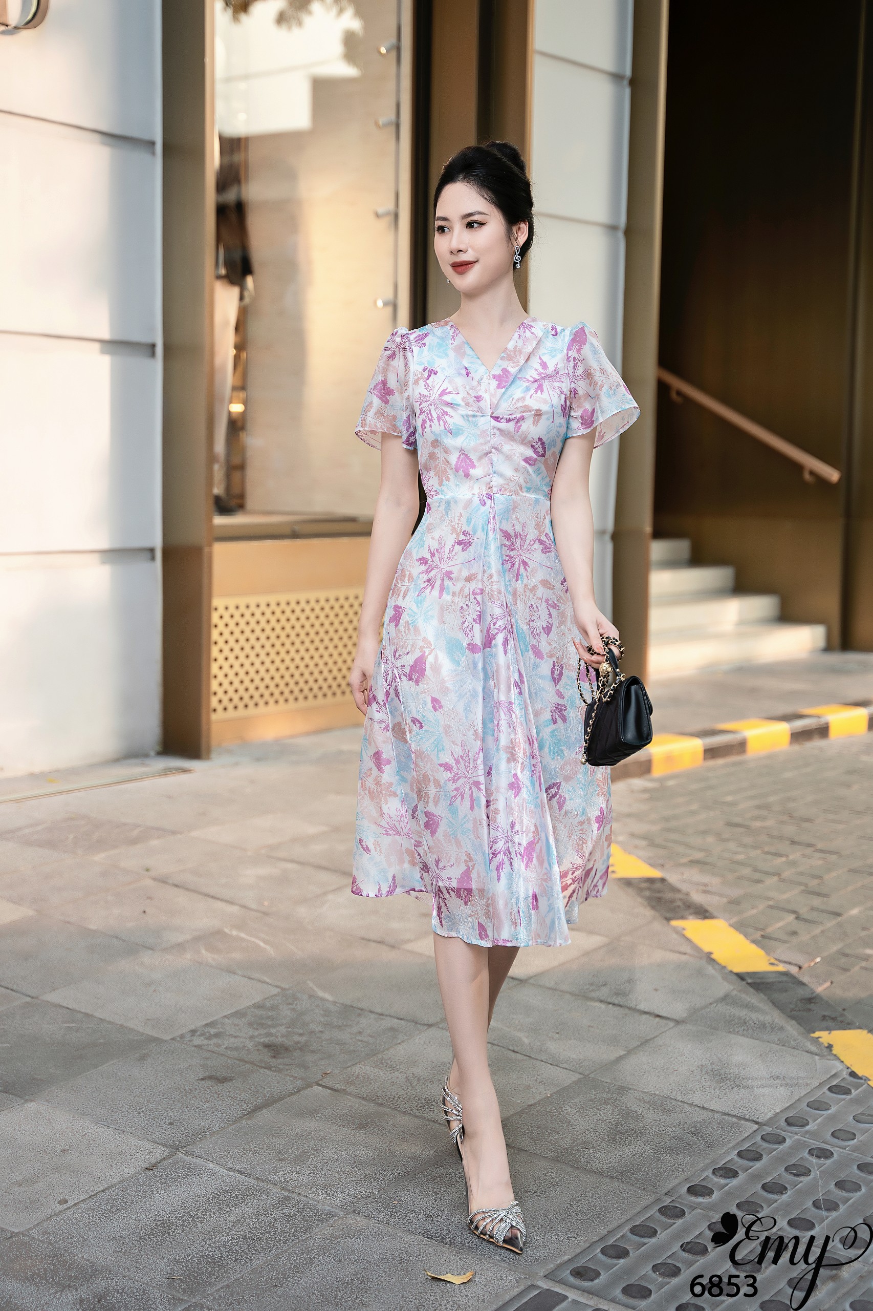 Đầm EMY EM6853 Xoè Tafta In Hoa