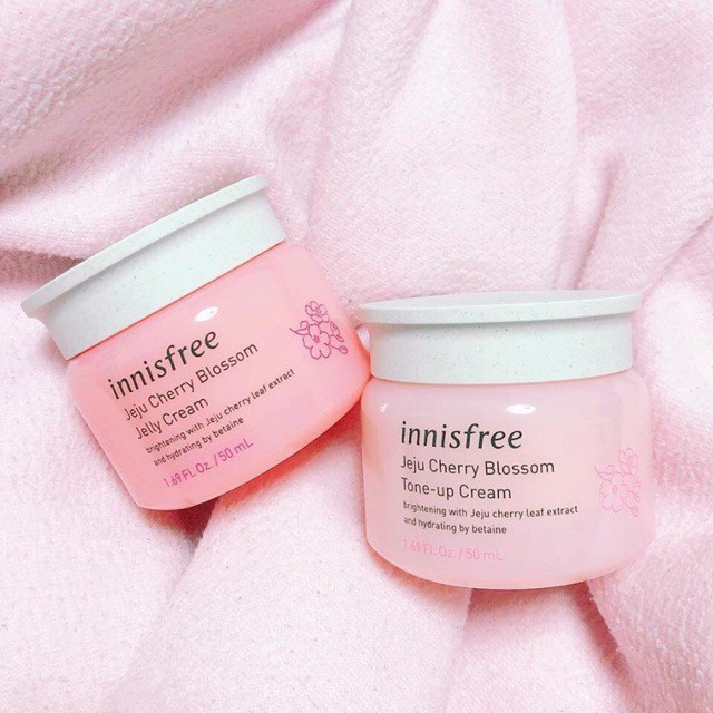 Kem dưỡng trắng Innisfree Cherry Blossom