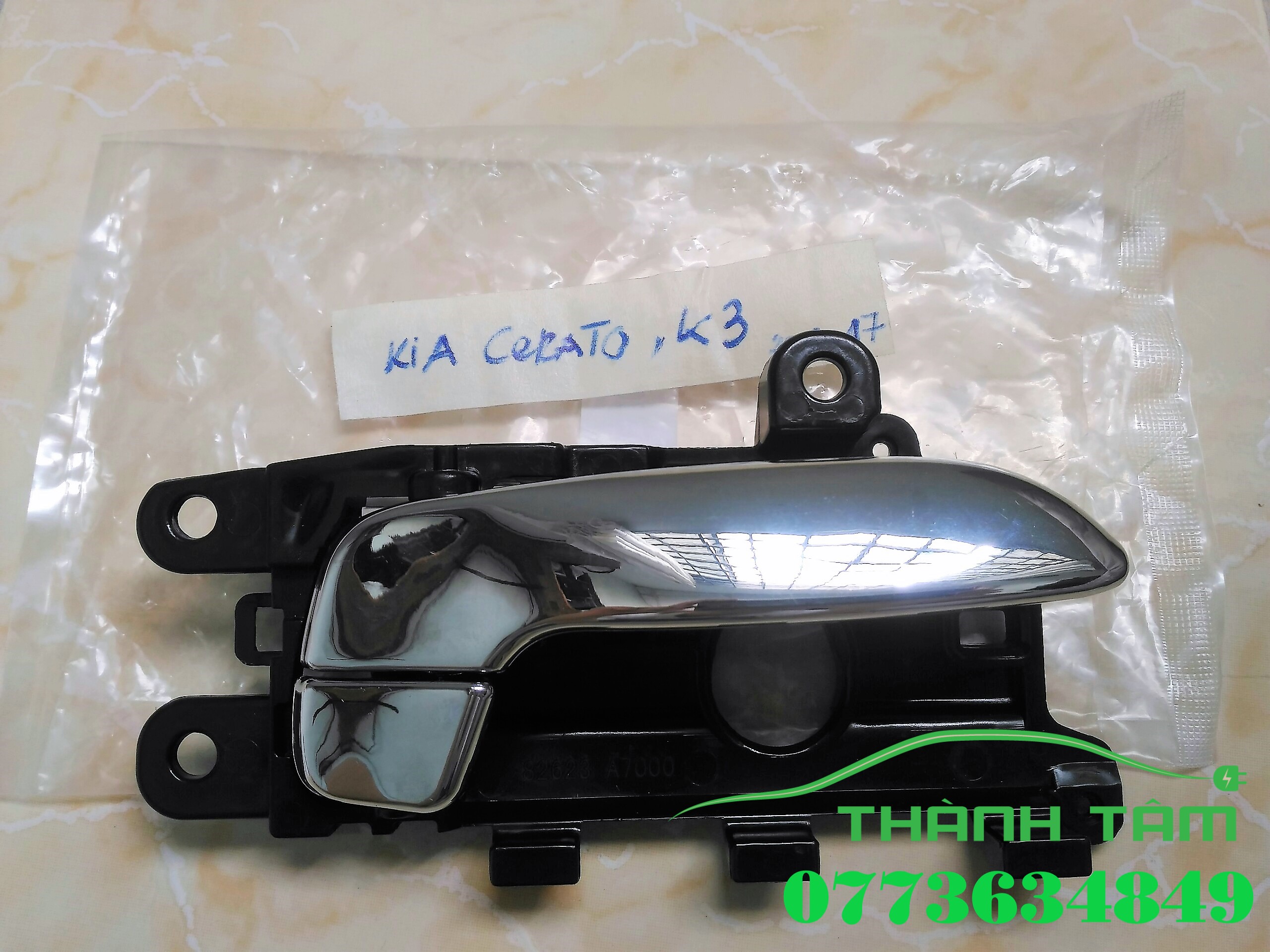 Tay mở cửa trong kia cerato/ tay nắm cửa trong kia cerato