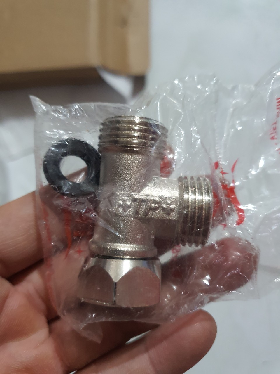 Visenta Brass Internal and External Threaded Connectors with 21 and 27 Threaded Styles
