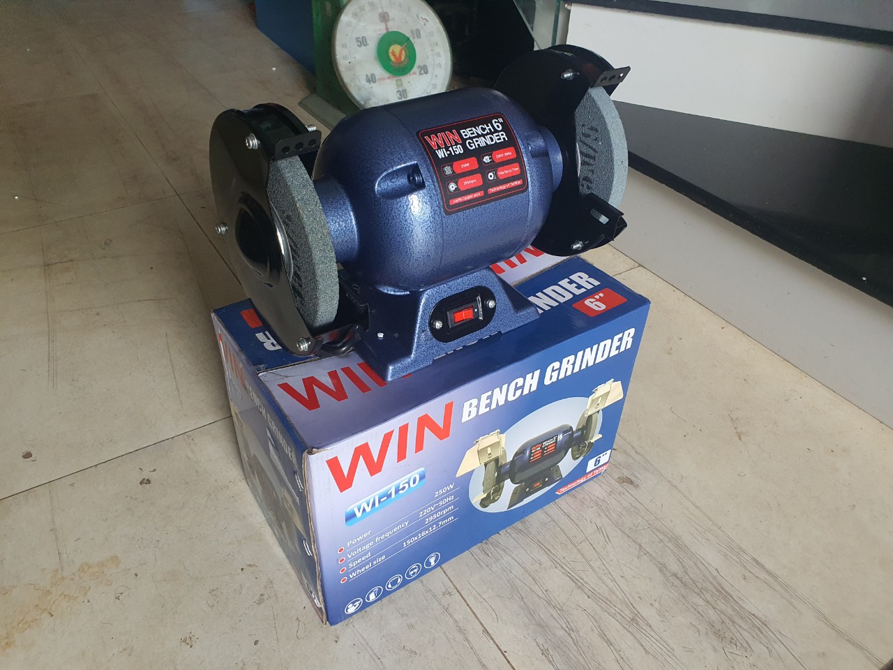 Máy mài hai đá WI-150 6" Bench Grinder