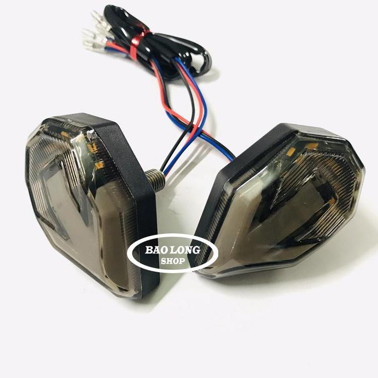 Cặp 2 xi nhan Led L14 gắn Vario và mọi loại xe máy ánh sáng vàng