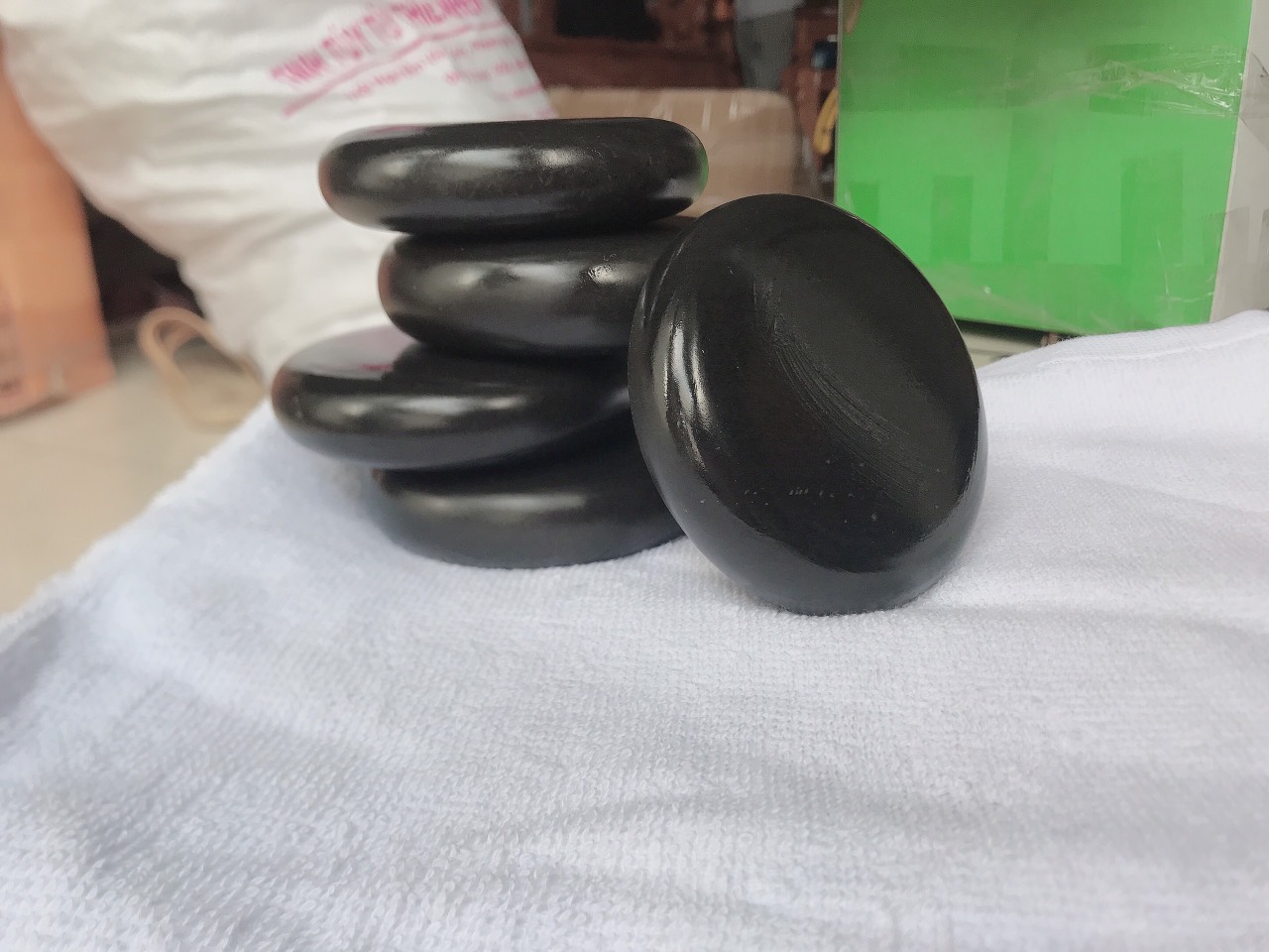 Đá Massage Núi Lửa Tròn Trung 8*8*2 chuyên dùng cho các spa