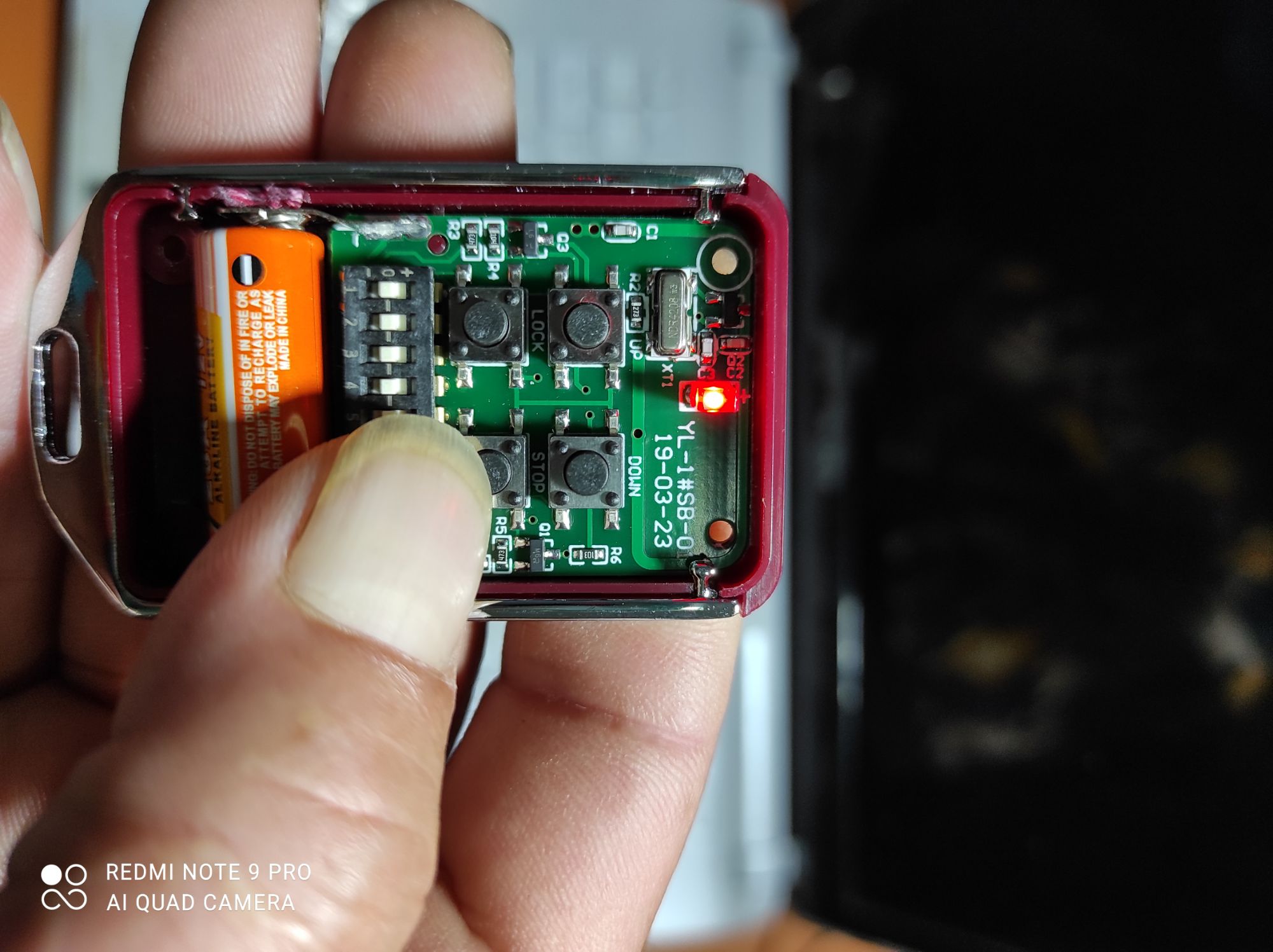Remote cửa cuốn mã gạt 433 mhz chất lượng cao