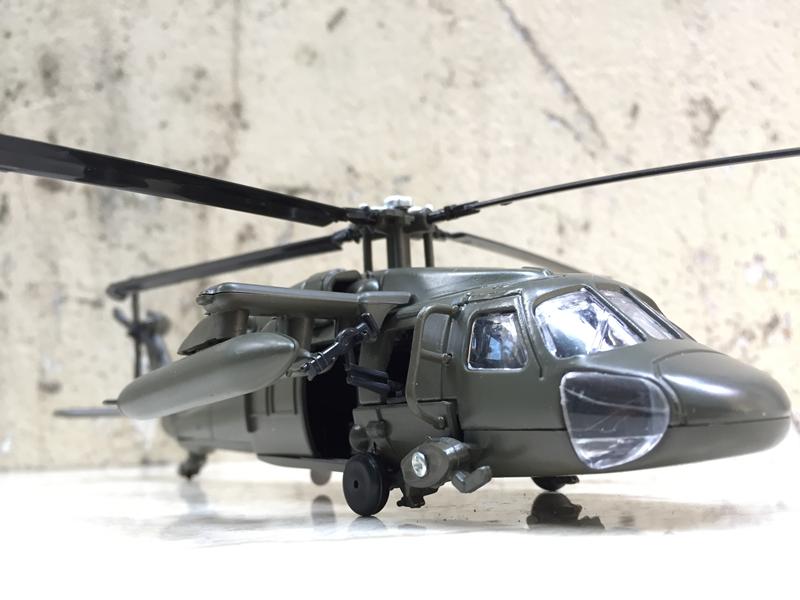 Mô hình máy bay Trực Thăng UH-60 Black Hawk 1:72