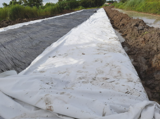 Vải địa kỹ thuật 15 4m x 4m