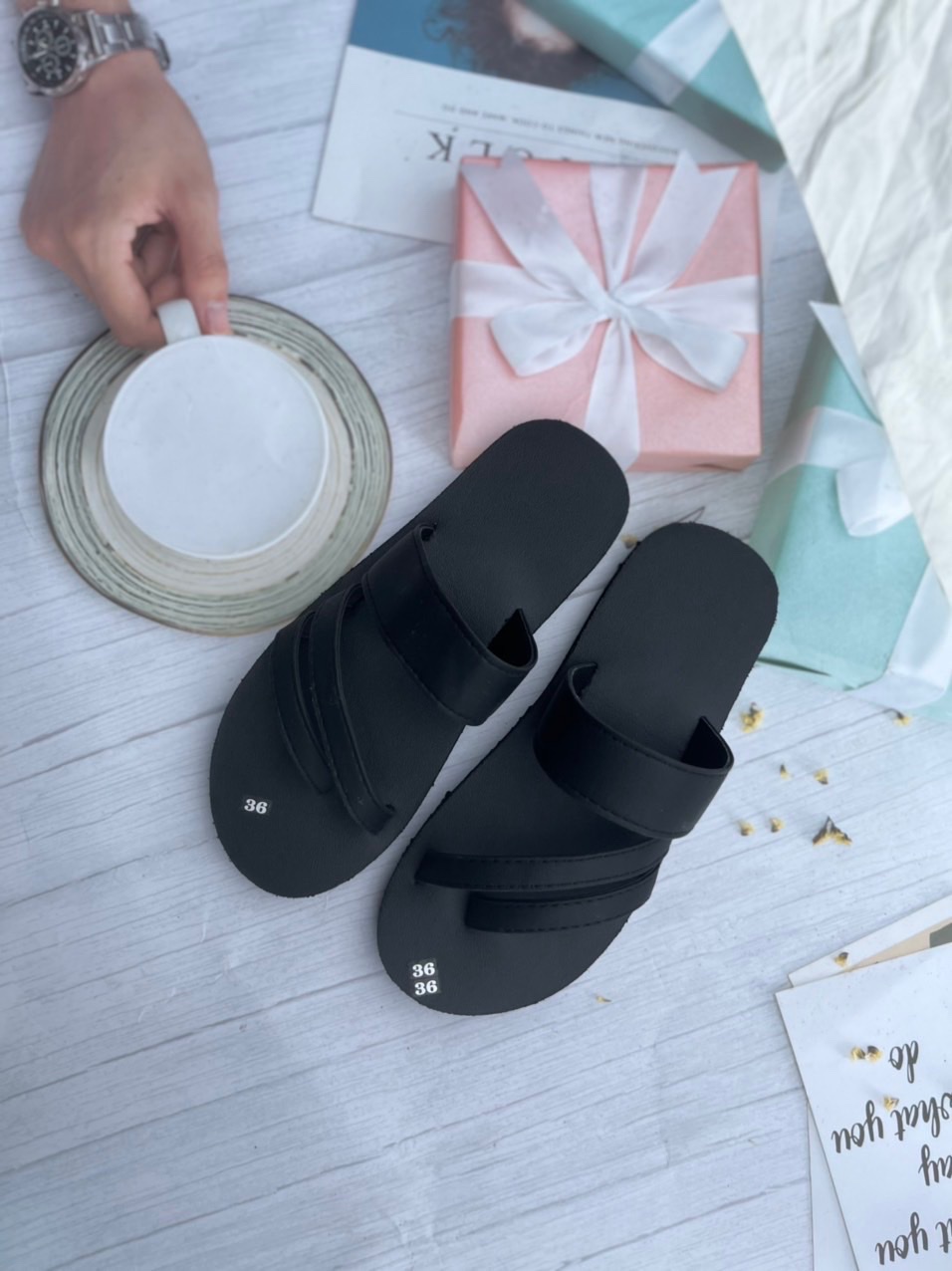Dép xỏ ngón xéo 2 dây đen nam nữ
