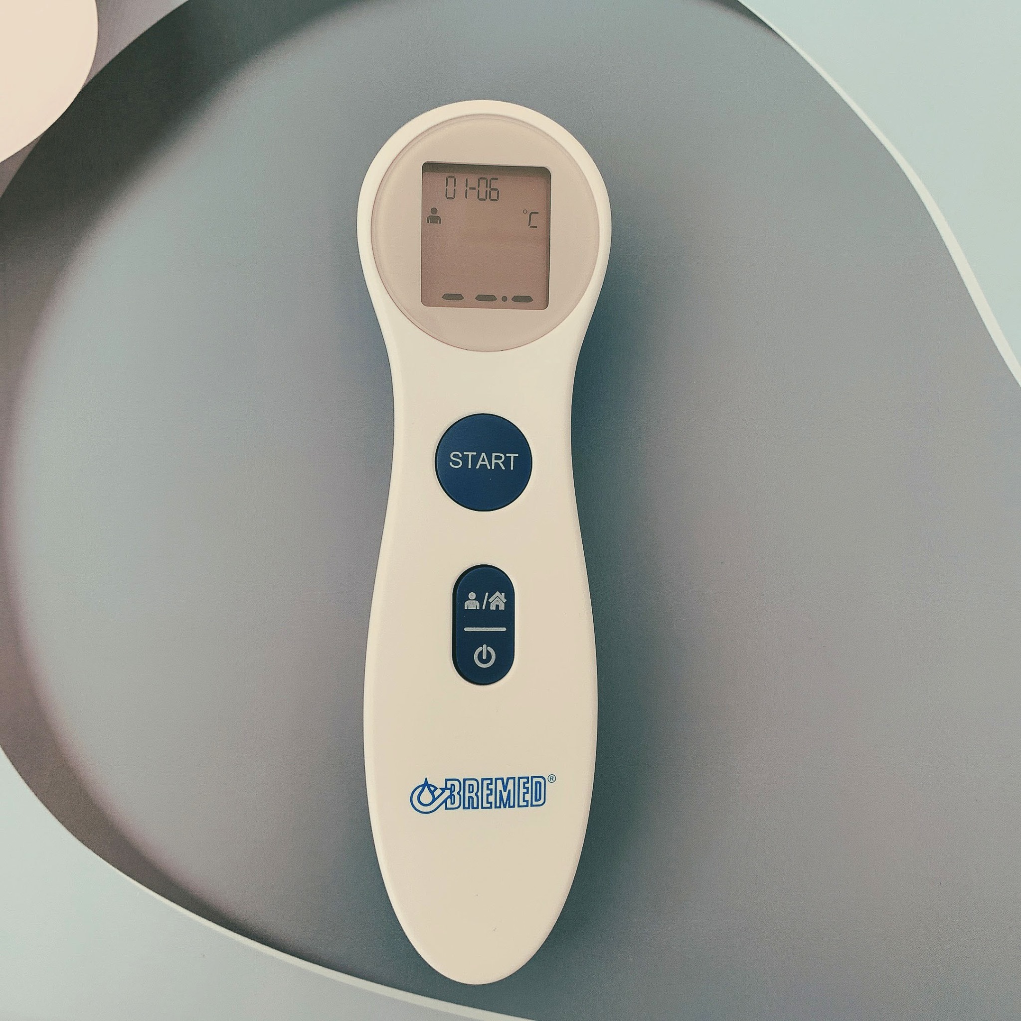 Nhiệt kế hồng ngoại BREMED