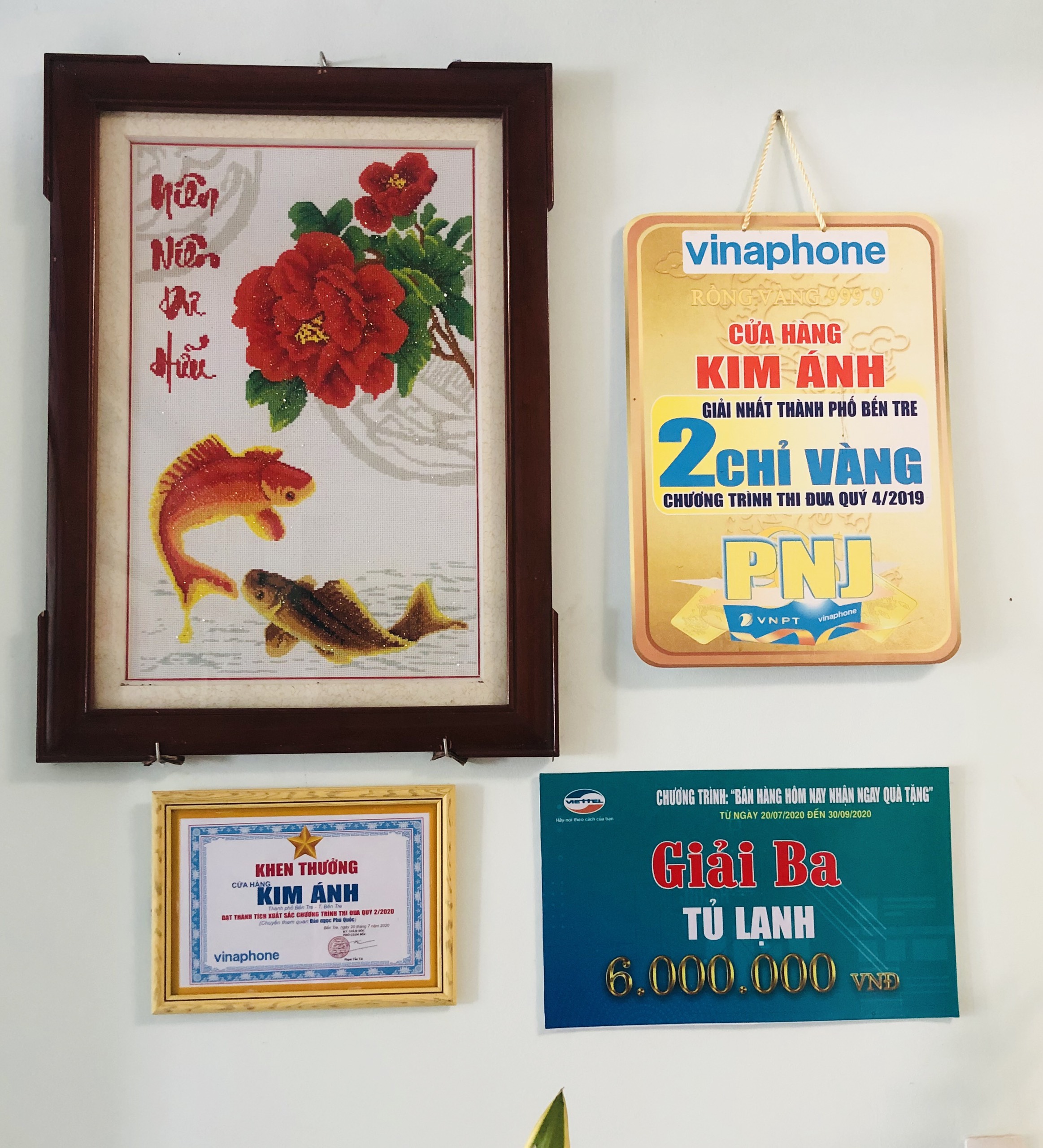 Bật lửa Zippo Màu Trắng Bạc, Loại Giả Cổ