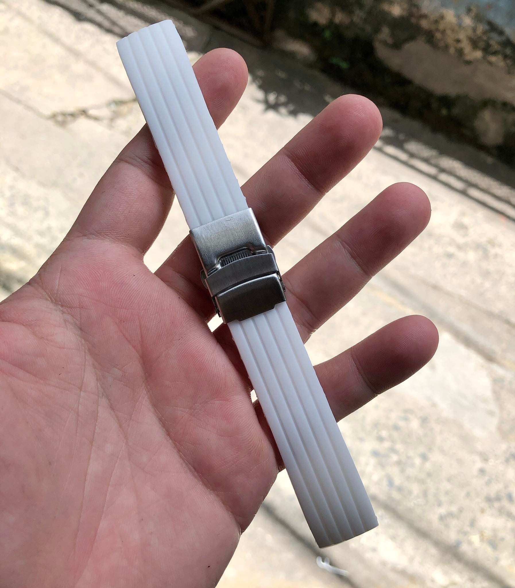 Dây đồng hồ cao su Silicone chống nước khóa gập đôi