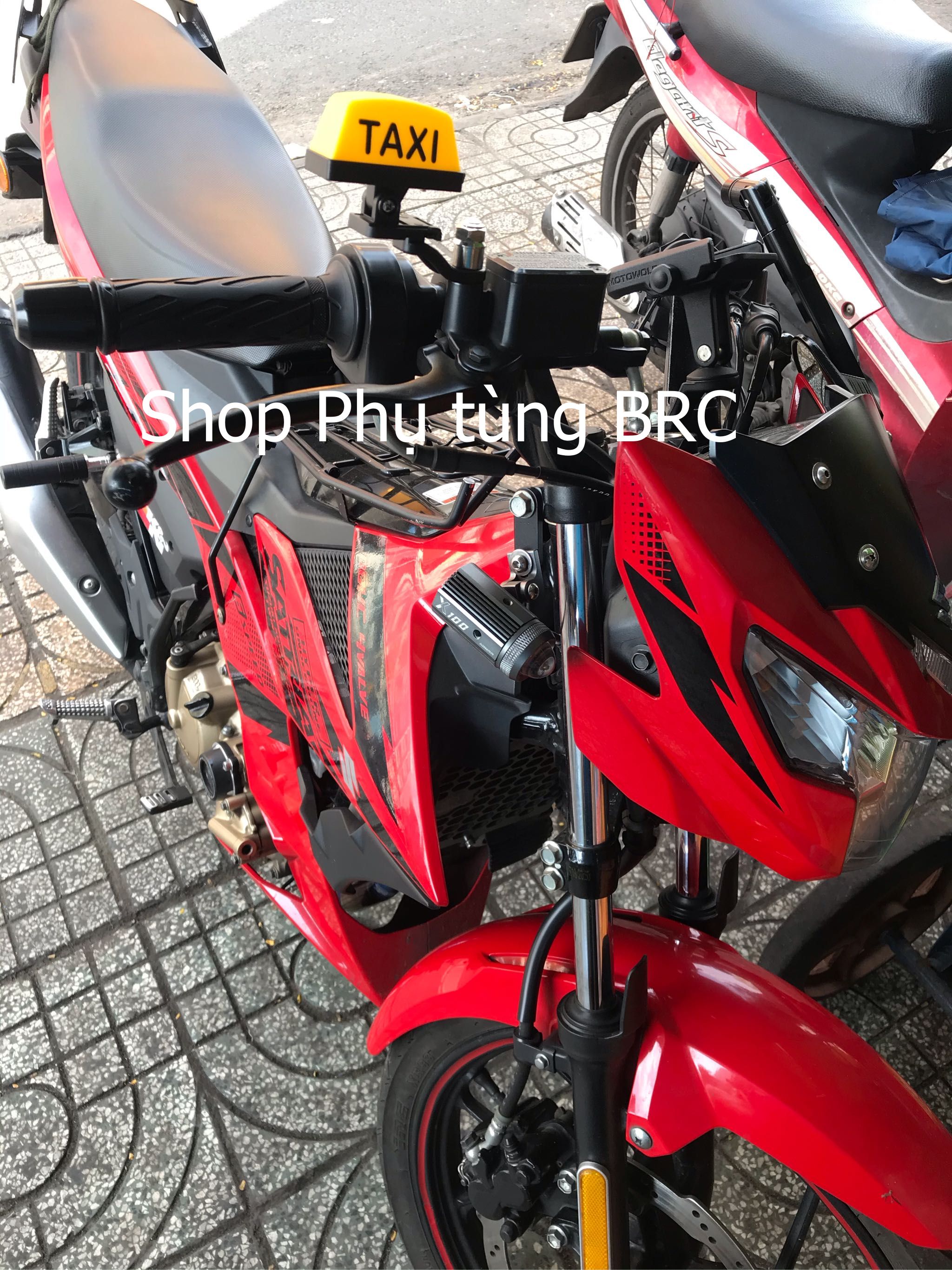 Đèn LED TAXI gắn chân kiếng xe máy ( đèn có 4 chế độ sáng, dùng pin sạc, kèm dây sạc cổng USB)