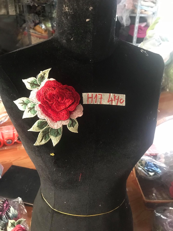 05 bông hoa thêu 3D H17