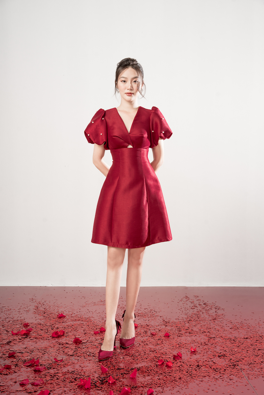 Rập - Đầm Đỏ Cổ V Tay Phồng Đính Hạt - ROSIE 05