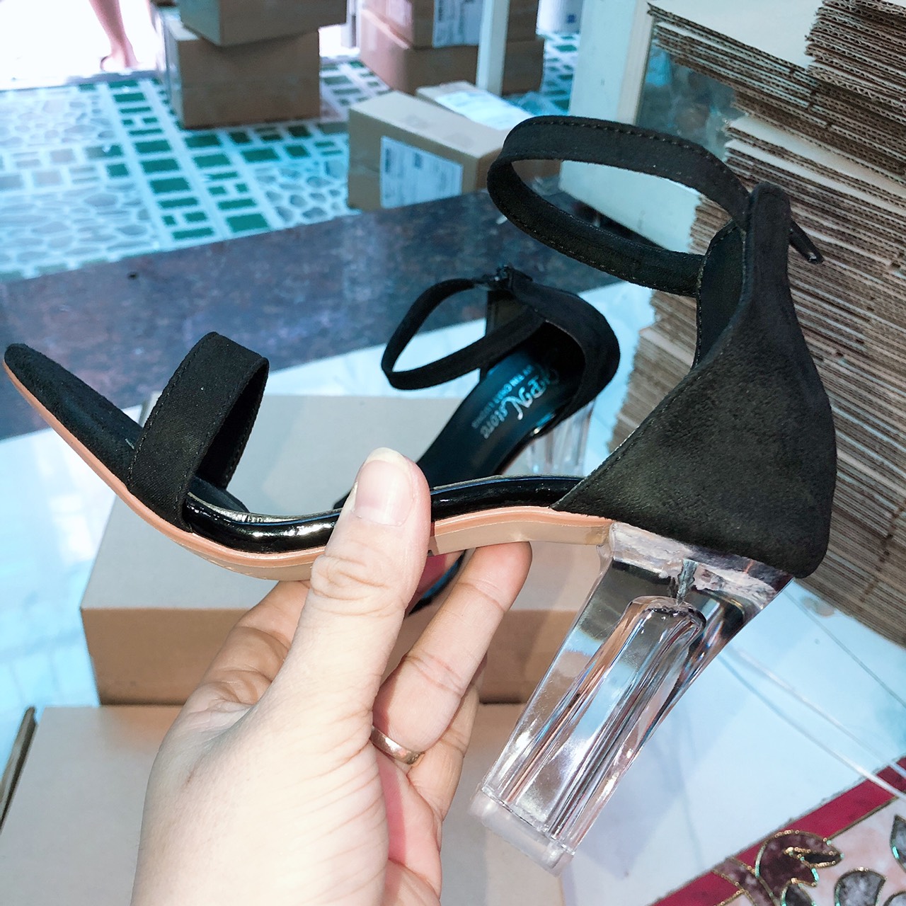 [4.4 Hoàn Tiền 15%] Giày Cao Gót trong 9p quai mảnh đen